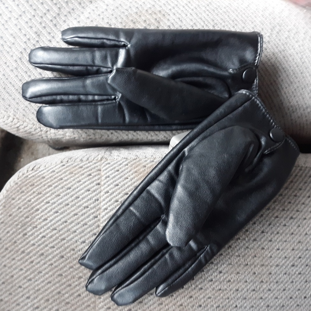 Gloves - Picture 2 of 4